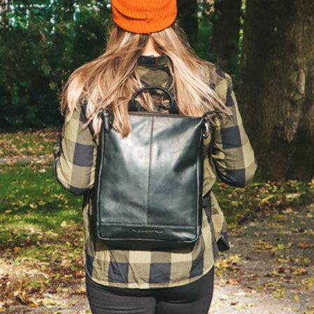 Saar Full-Grain Leather Backpack жіноча