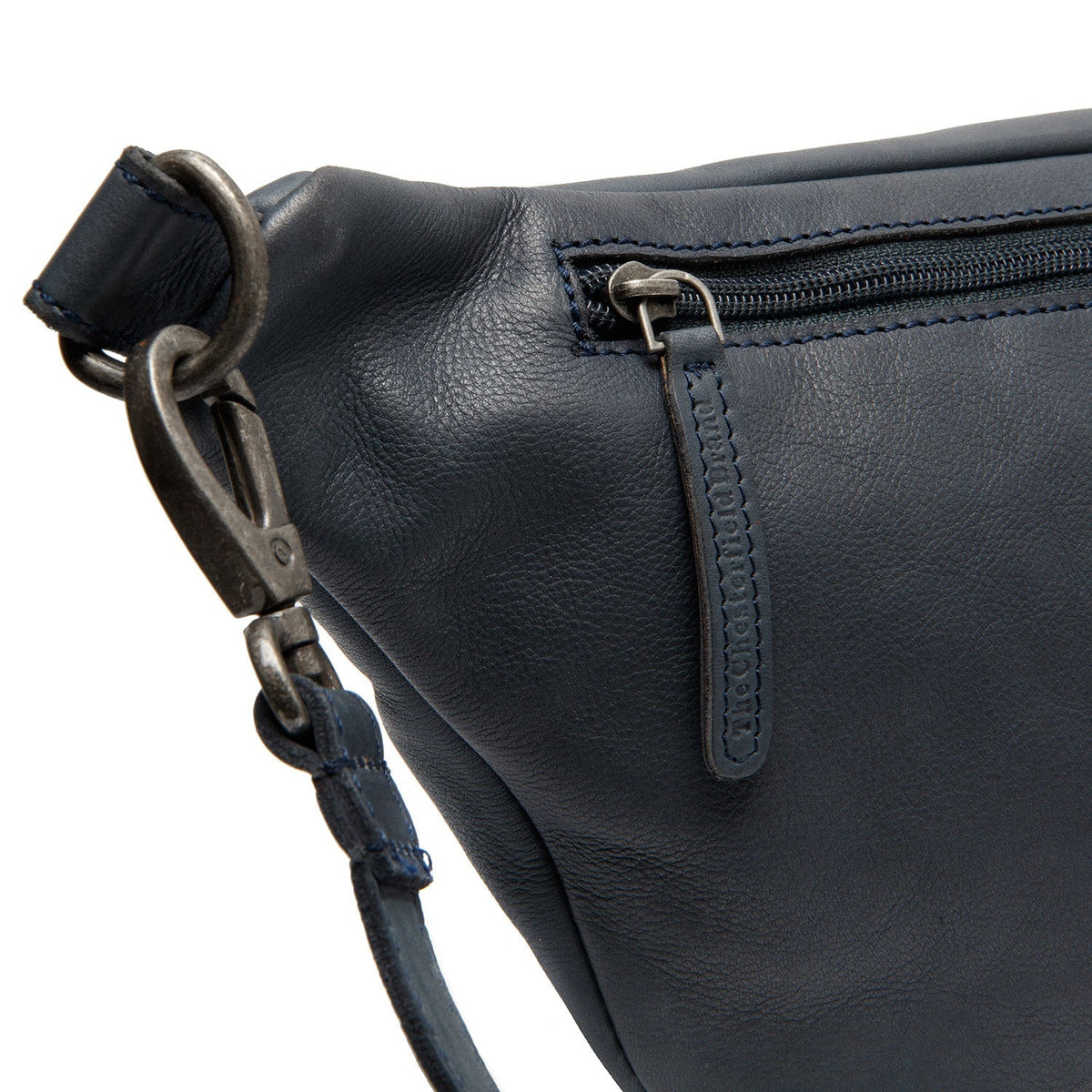 
Вигляд підкладки Showing Dedicated Padded Laptop Sleeve & Multi-Compartment Organization