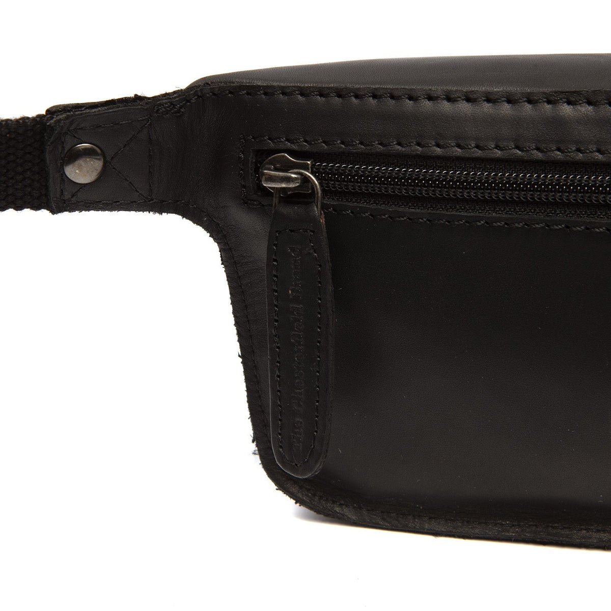 
Solid Antique Brass Hardware & Heavy-Duty Dual Zipper Detail on Toronto Шкіряна поясна сумка