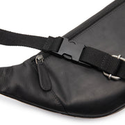 
Solid Antique Brass Hardware & Heavy-Duty Dual Zipper Detail on Vernio Шкіряна поясна сумка