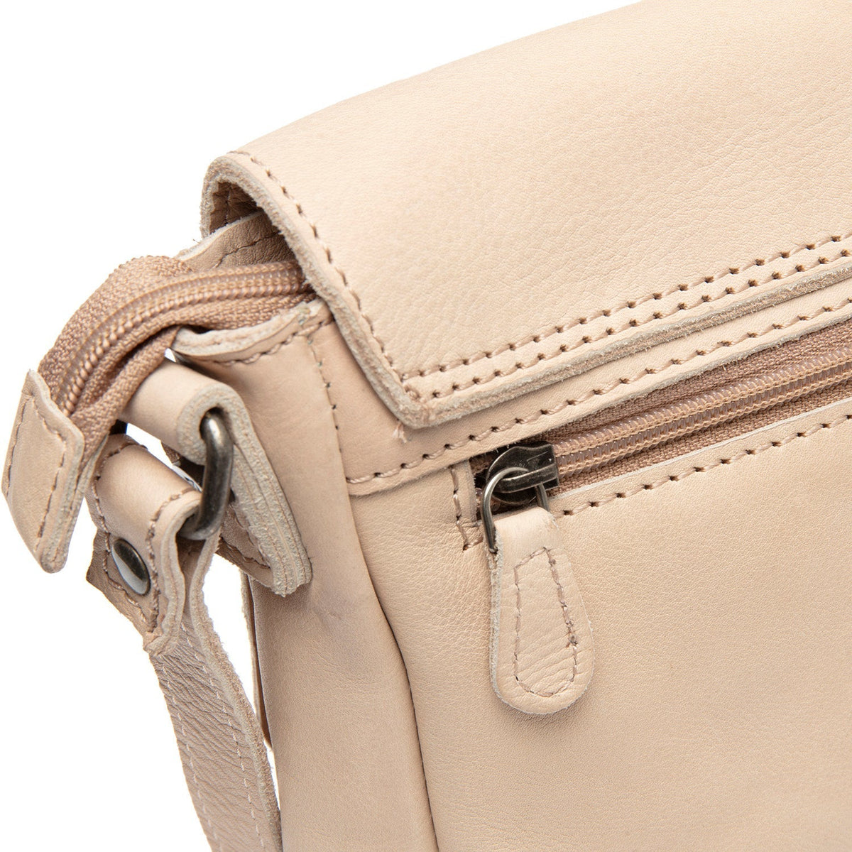 
Вигляд підкладки Showing Dedicated Padded Laptop Sleeve & Multi-Compartment Organization