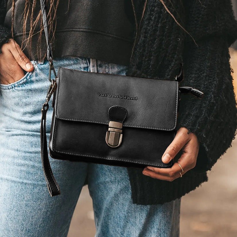 
Classic 100% Full-Grain leather Bag - Вигляд ззаду з посиленими шкіряними ременями та прострочкою