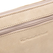 
Classic 100% Full-Grain leather Bag - Вигляд ззаду з посиленими шкіряними ременями та прострочкою
