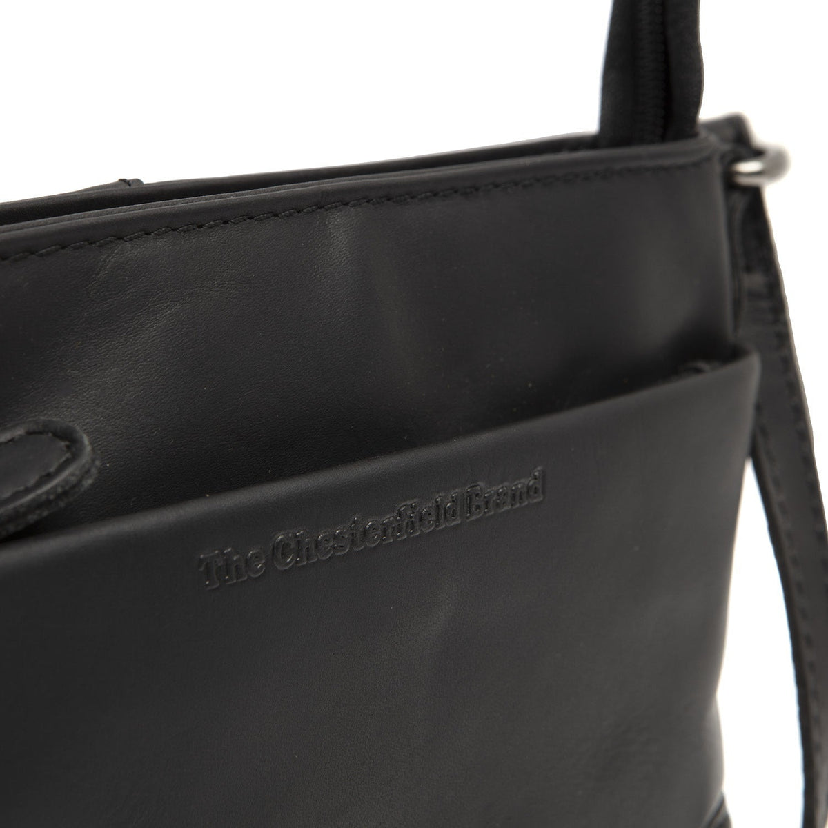 
Solid Antique Brass Hardware & Heavy-Duty Dual Zipper Detail on Salerno Шкіряна сумка через плече