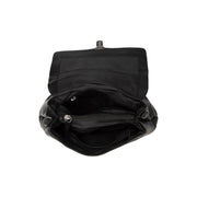 
Крупний план деталей of Classic Collar & Heavy-Duty Zipper Hardware on Angera Шкіряна сумка