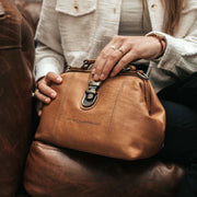 
Tailored Rib Cuffs & Hem Craftsmanship Construction Detail on Rachael Шкіряна сумка
