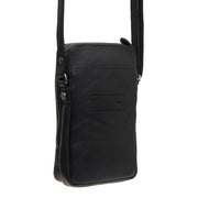 
Tailored Rib Cuffs & Hem Craftsmanship Construction Detail on Alesund Натуральна шкіра вищого гатунку Phone Bag