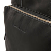 
Solid Antique Brass Hardware & Heavy-Duty Dual Zipper Detail on Alicante Натуральна шкіра вищого гатунку Shopper для Жінок