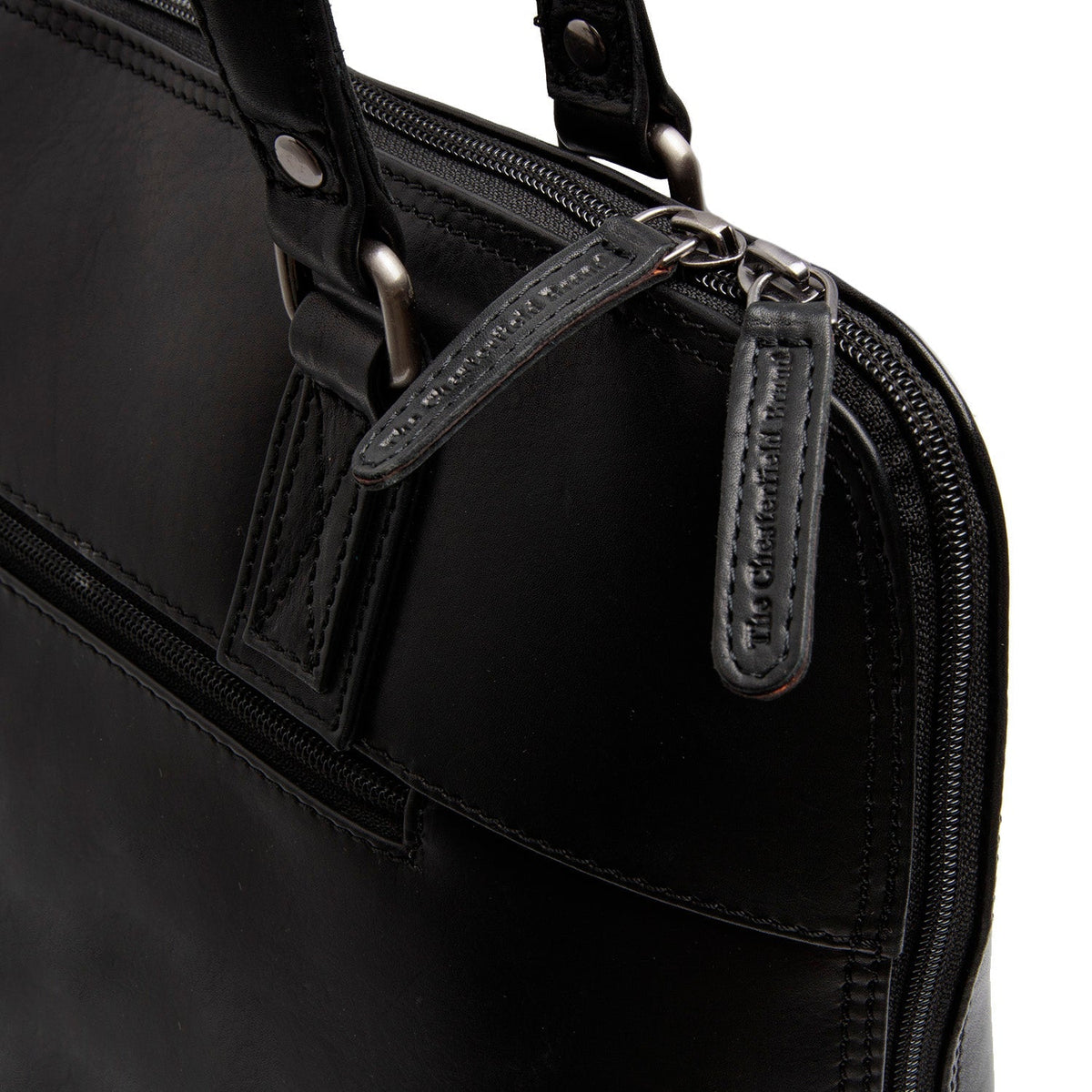 
Вигляд підкладки Showing Dedicated Padded Laptop Sleeve & Multi-Compartment Organization