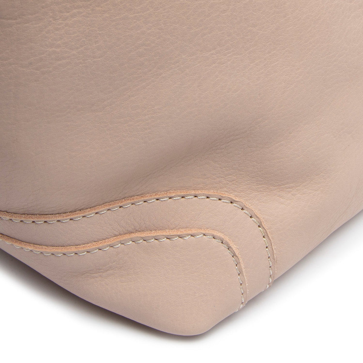 
Вигляд підкладки Showing Dedicated Padded Laptop Sleeve & Multi-Compartment Organization