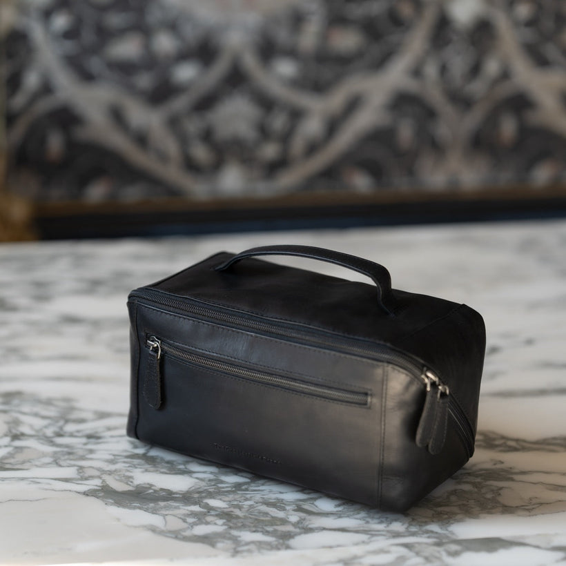 Elmia Full-Grain Leather Toiletry Bag жіноча