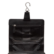 
Крупний план деталей of Classic Collar & Heavy-Duty Zipper Hardware on Rosario Шкіряний несесер