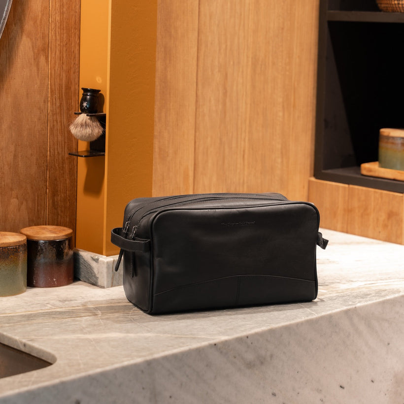 Stefan Full-Grain Leather Toiletry Bag жіноча