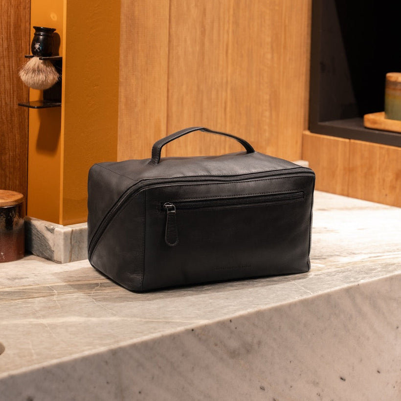 Trevia Full-Grain Leather Toiletry Bag жіноча