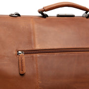 
Solid Antique Brass Hardware & Heavy-Duty Dual Zipper Detail on Corfu Шкіряна дорожня сумка