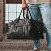 
Classic 100% Full-Grain Leather Duffle Bag - Вигляд ззаду з посиленими шкіряними ременями та прострочкою