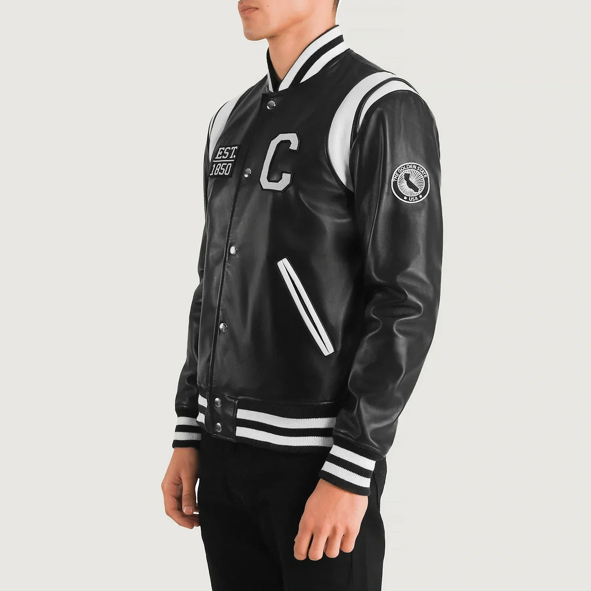 
Black & White Sheepskin Leather Varsity Jacket - Вигляд ззаду з ідеальною посадкою по плечах та рівним подолом