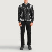 
Liberte California Чорний Leather Varsity Шкіряна куртка для Чоловіків - Вигляд збоку з ергономічним кроєм рукава