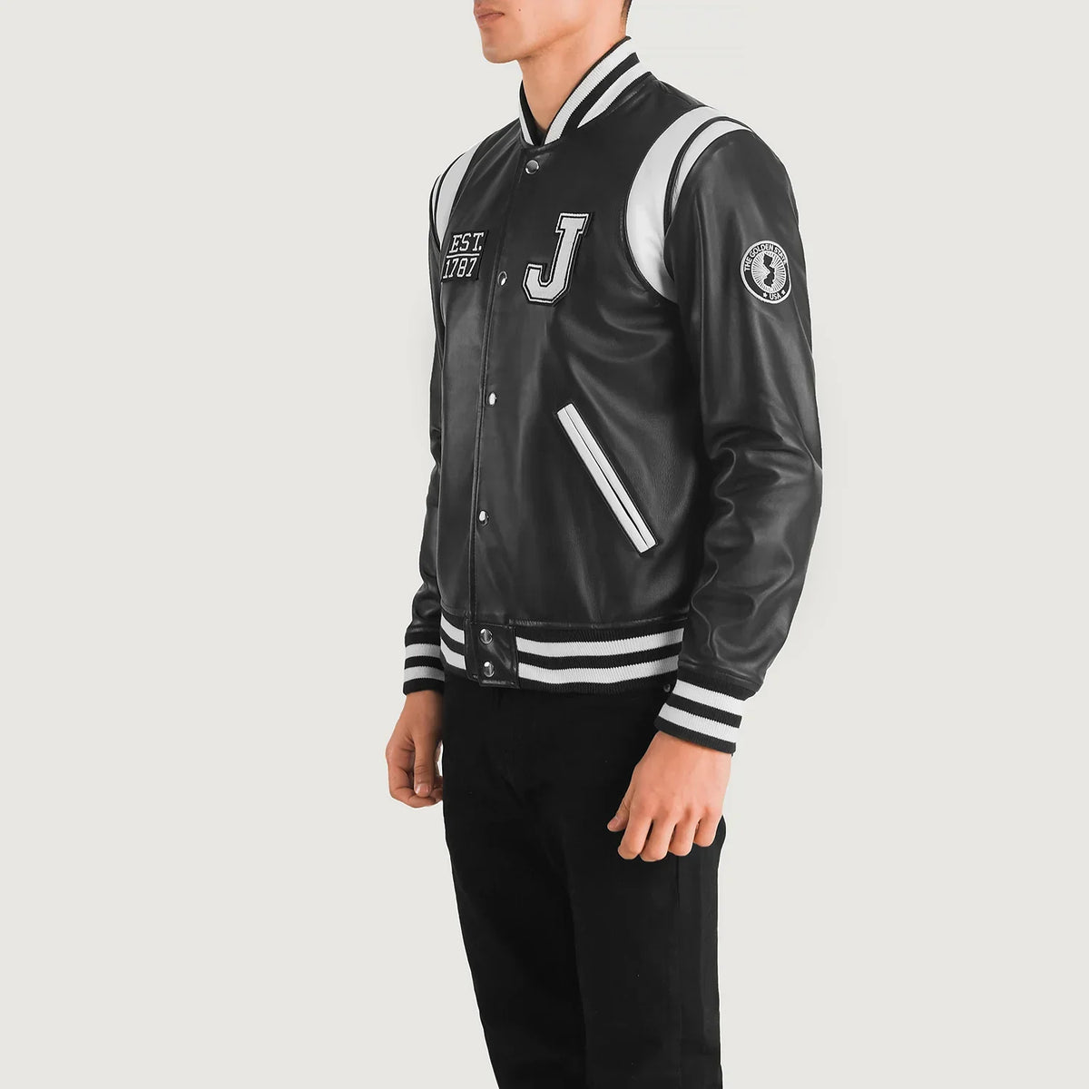 
Black & White Sheepskin Leather Varsity Jacket - Вигляд ззаду з ідеальною посадкою по плечах та рівним подолом