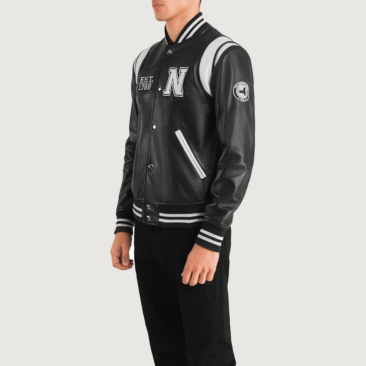 
Black & White Sheepskin Leather Varsity Jacket - Вигляд ззаду з ідеальною посадкою по плечах та рівним подолом