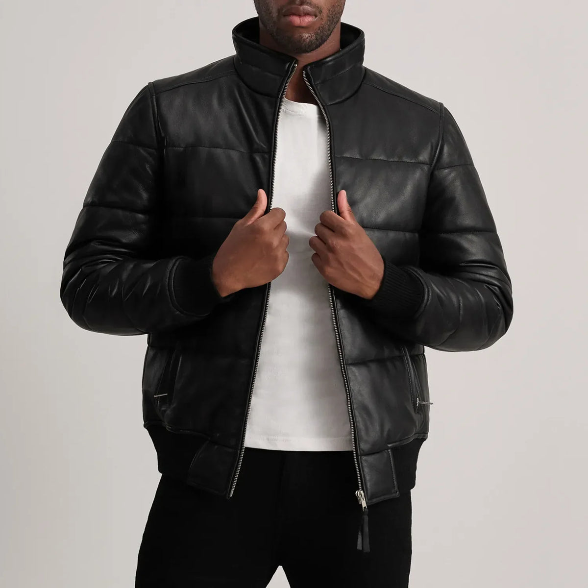 
Lucas Blue Leather Puffer Bomber Jacket in Blue Sheepskin Leather - Вигляд спереду та приталений силует | Купити в офіційному онлайн-магазині