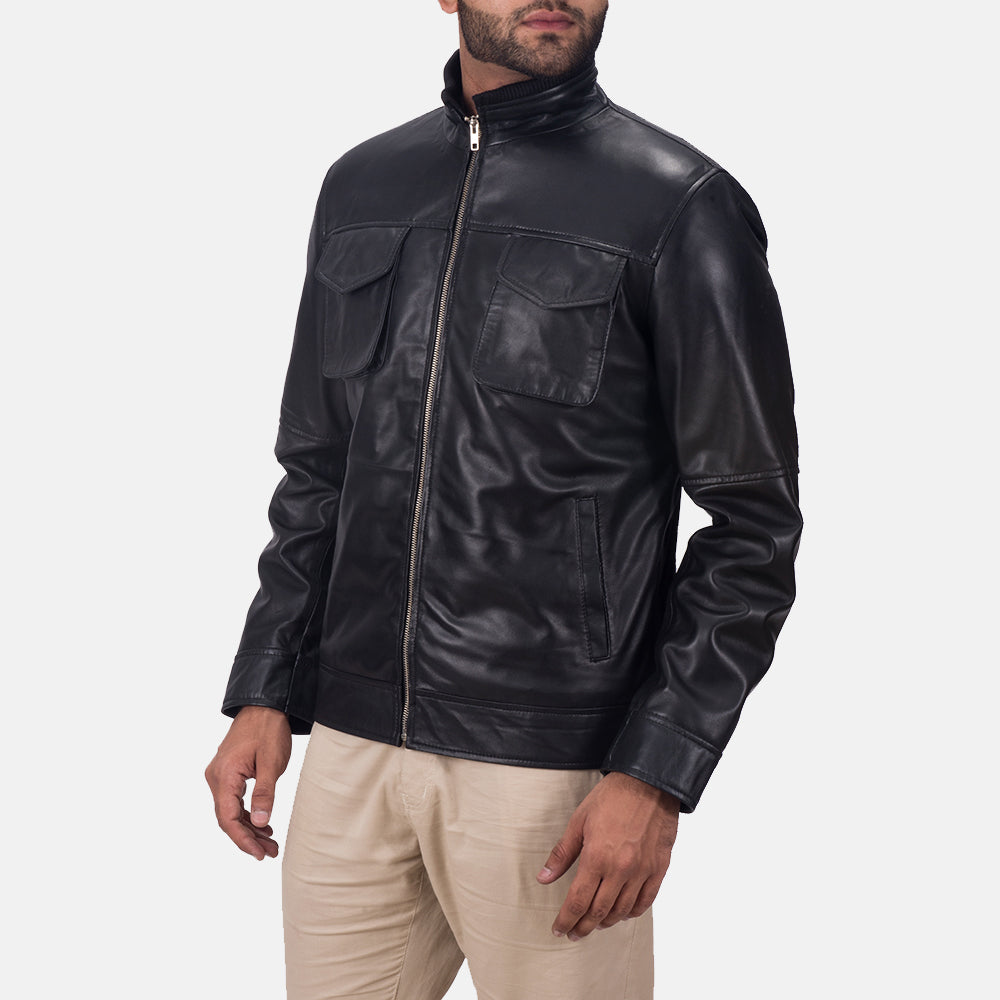 
Black Sheepskin leather Jacket - Вигляд ззаду з ідеальною посадкою по плечах та рівним подолом