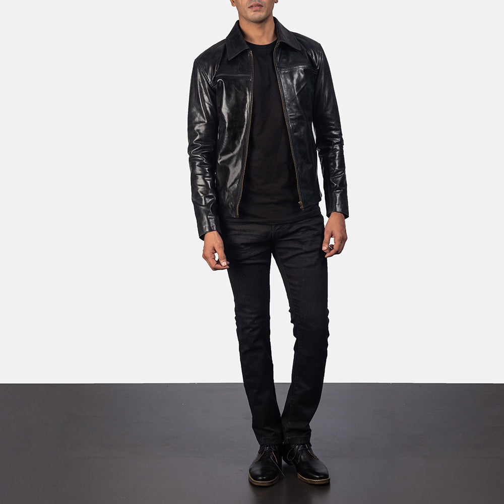 
Крупний план сорочкового коміра та металевої блискавки на Mystical Black Leather Jacket