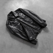 
Як виглядає на людині:  Mystical Black Leather Jacket на моделі — природне спадання при денному світлі