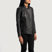 
Black Sheepskin Leather Biker Jacket - Вигляд ззаду з ідеальною посадкою по плечах та рівним подолом