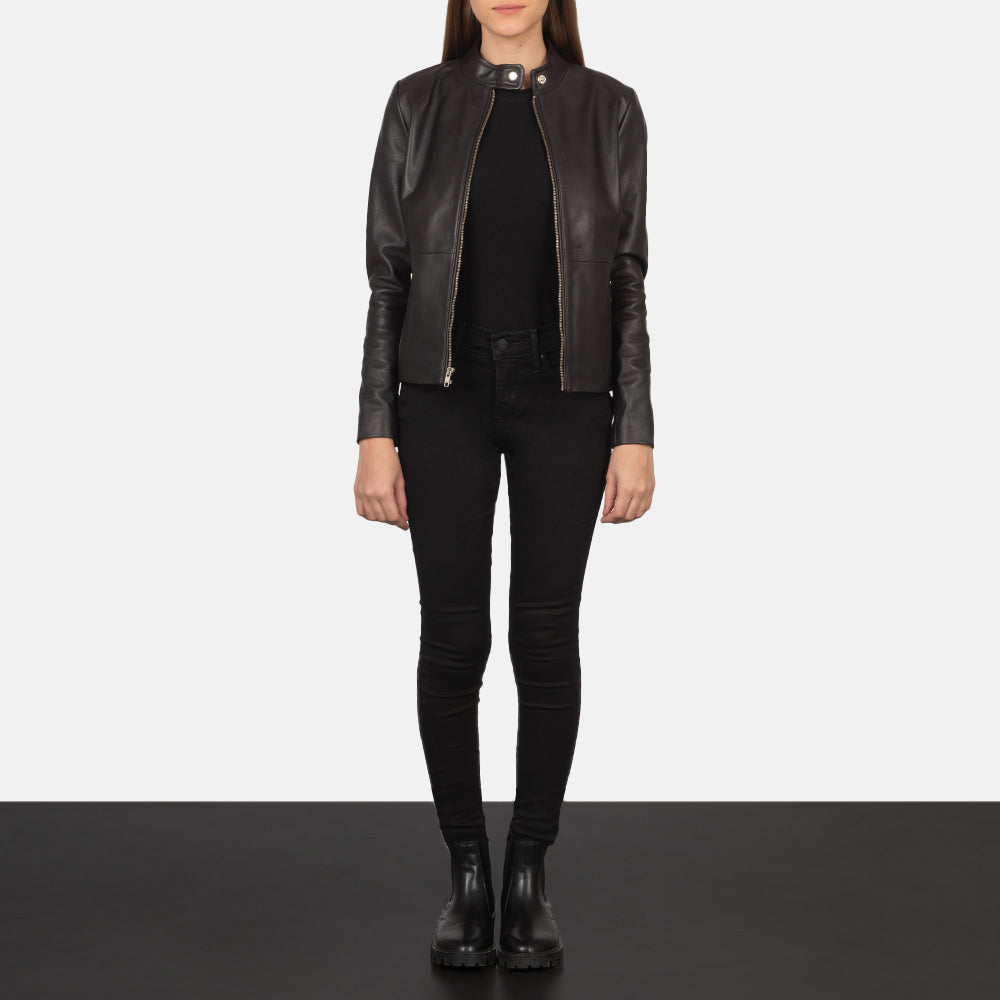 
Rave Brown Leather Biker Jacket - Вигляд збоку з ергономічним кроєм рукава