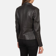 
Крупний план коміра з кнопкою та блискавок на Rave Brown Leather Biker Jacket