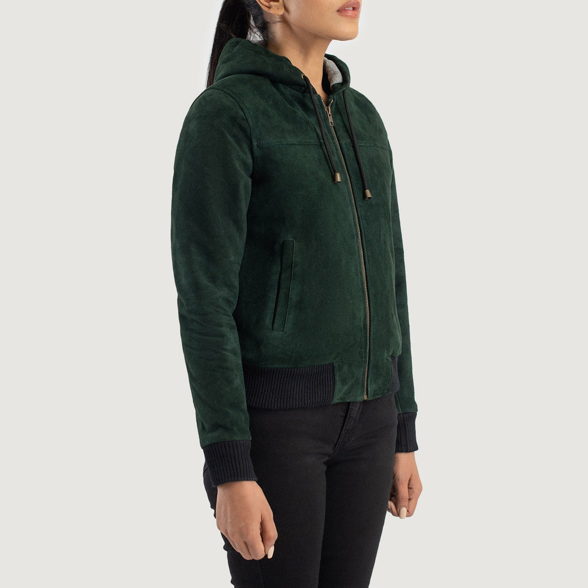 
Green Goatskin Suede Bomber Jacket - Вигляд ззаду з ідеальною посадкою по плечах та рівним подолом