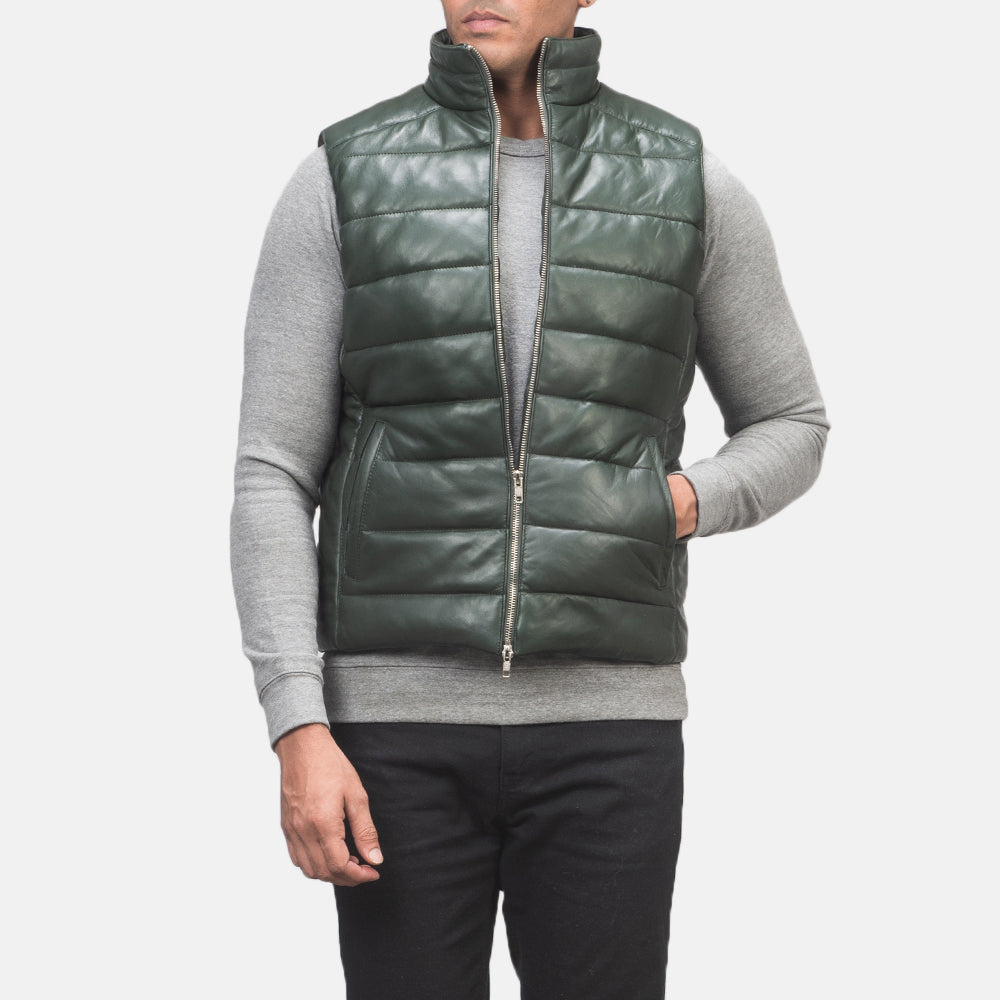 
Крупний план деталей of Classic Collar & Zipper with Dual Puller Hardware on Reeves Оливковий Leather Утеплена жилетка для Чоловіків