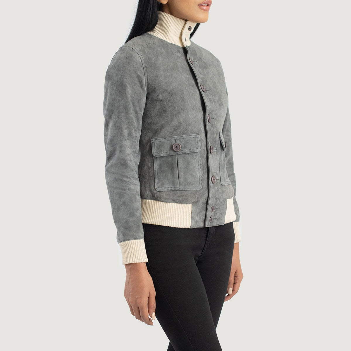 
Як виглядає на людині:  Sasha A1 Black Suede Bomber Jacket на моделі — природне спадання при денному світлі