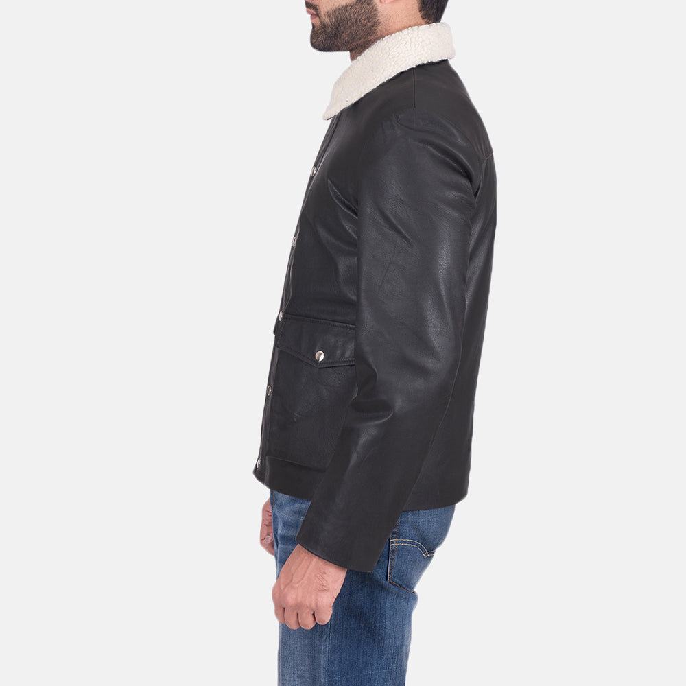 
Black Goatskin Leather Aviator Jacket - Вигляд ззаду з ідеальною посадкою по плечах та рівним подолом