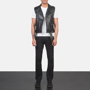 
Sullivan Чорний Leather Biker Vest для Чоловіків - Вигляд збоку з ергономічним кроєм рукава