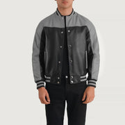
Terrance Black & Red Leather Varsity Jacket in Black & Red Sheepskin Leather - Вигляд спереду та приталений силует | Купити в офіційному онлайн-магазині