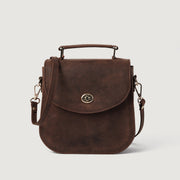 
The Sandra Vintage Distressed Brown Leather Saddle Bag For Women in Distressed Brown Full-Grain Leather - Full Exterior Вигляд спереду та приталений силует | Купити в офіційному онлайн-магазині