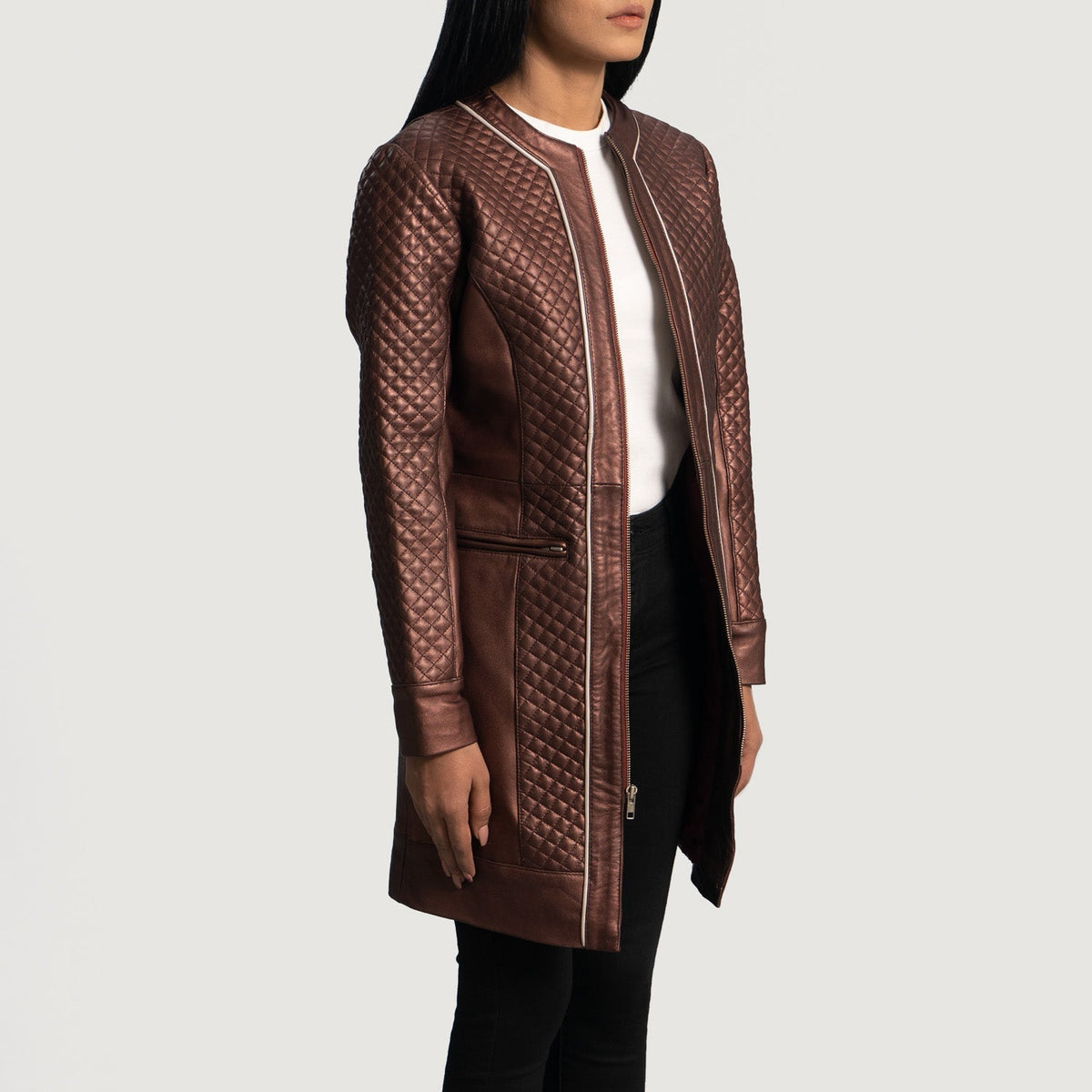 
Maroon Sheepskin leather Coat - Вигляд ззаду з ідеальною посадкою по плечах та рівним подолом