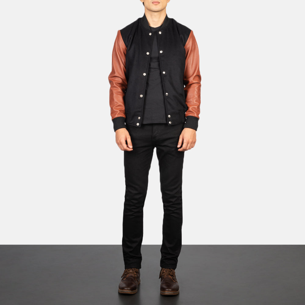 
Vaxton Brown Hybrid Varsity Jacket - Вигляд збоку з ергономічним кроєм рукава