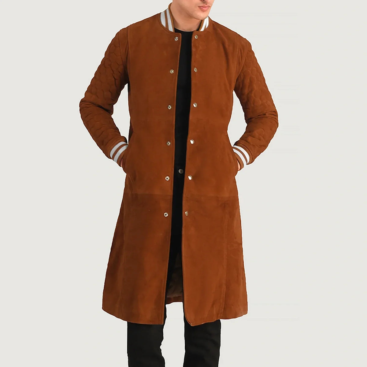 
Wilde Коричневий Suede Varsity Шкіряне пальто для Чоловіків in Tan Bown Goatskin Suede - Вигляд спереду та приталений силует | Купити в офіційному онлайн-магазині