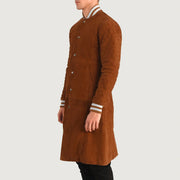 
Tan Bown Goatskin Suede Varsity Jacket - Вигляд ззаду з ідеальною посадкою по плечах та рівним подолом