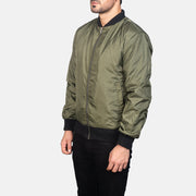 
Green Nylon Bomber Jacket - Вигляд ззаду з ідеальною посадкою по плечах та рівним подолом