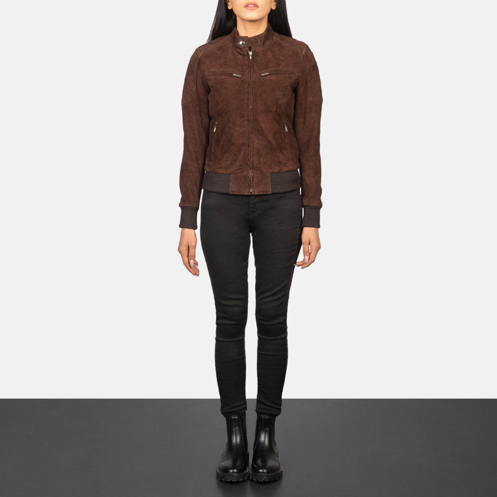 
Zenna Mocha Suede Bomber Jacket - Вигляд збоку з ергономічним кроєм рукава